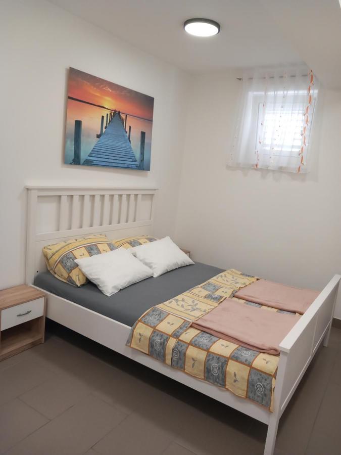 Apartmani Nizic Jadranovo Buitenkant foto